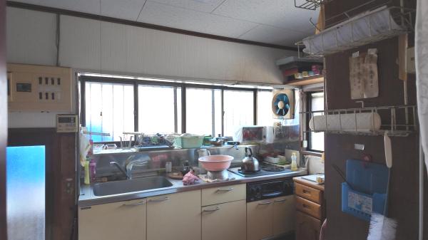 鹿沼市三幸町　2階建て4K　サンルーム付き キッチン 