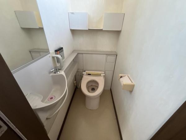 河内郡上三川町上三川　2階建て8DK　【店舗兼住宅】 トイレ 