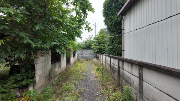 下都賀郡野木町友沼　平屋4K　DIYで育てる、理想の一戸建て 前面道路含む現地写真 