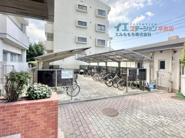 三井西新ハイツ 駐輪場