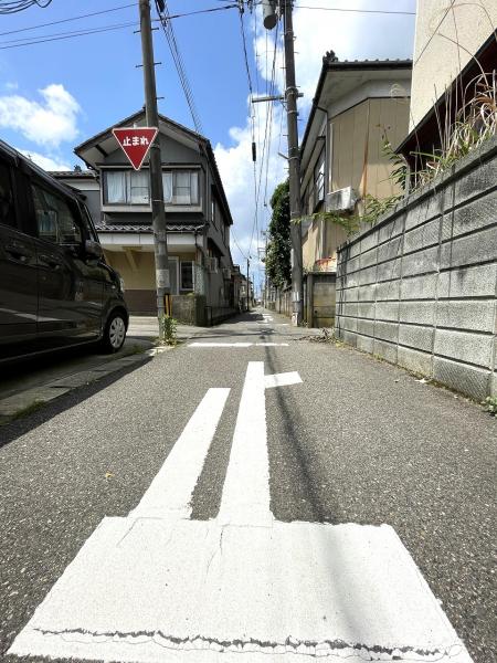 東区山木戸6丁目 前面道路含む現地写真 