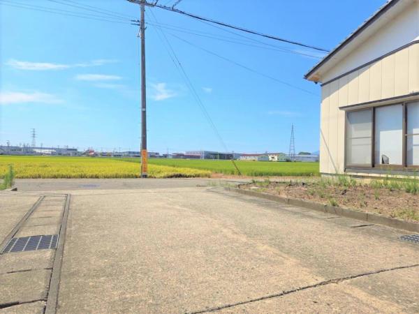 三条市福島新田 前面道路含む現地写真 