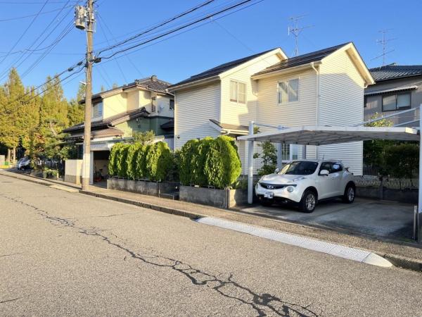 北区つくし野1丁目 前面道路含む現地写真 