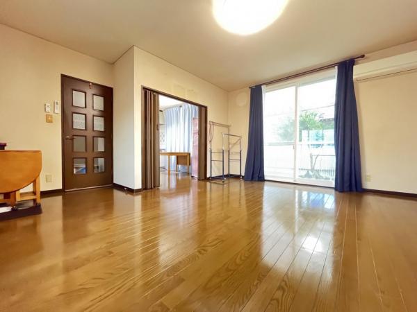 北区つくし野1丁目 リビングダイニング