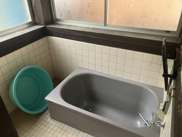 三条市月岡4丁目 浴室 