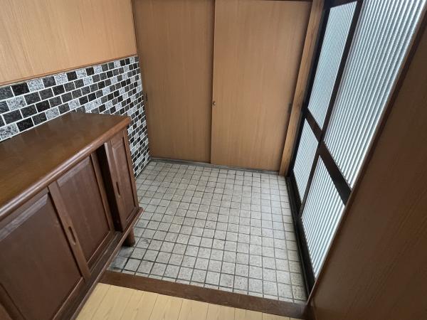 燕市吉田西太田 玄関 