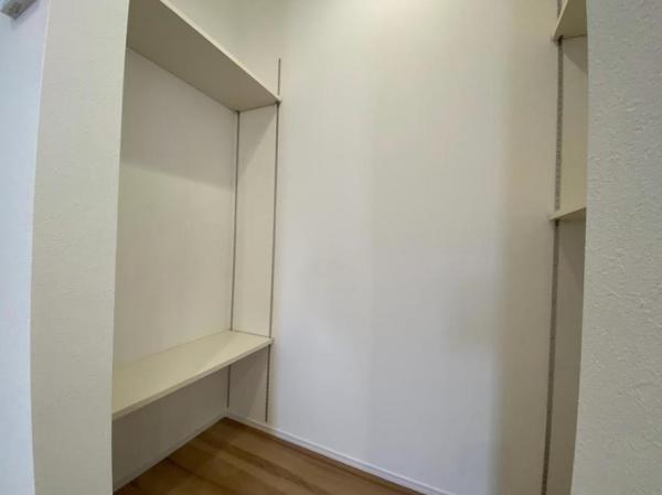 燕市杣木　建売住宅 収納 