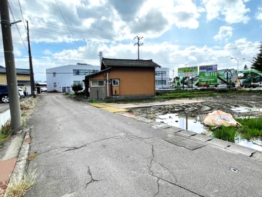 燕市杣木　建売住宅 前面道路含む現地写真 
