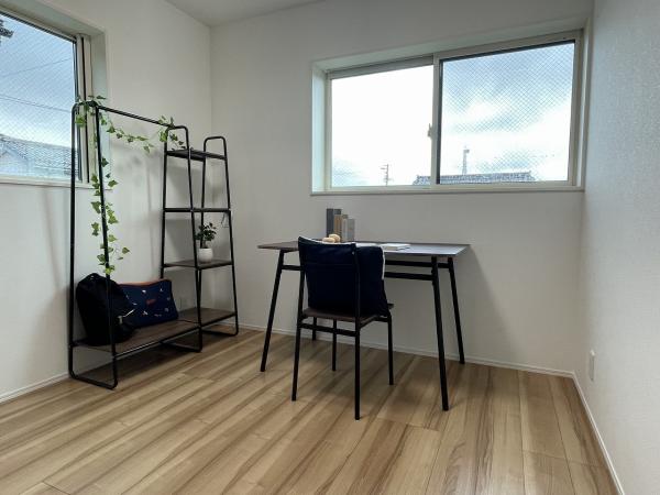 三条市林町 洋室