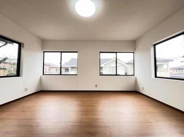 東区逢谷内3丁目 洋室