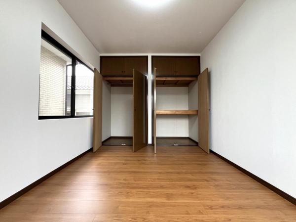 東区逢谷内3丁目 洋室