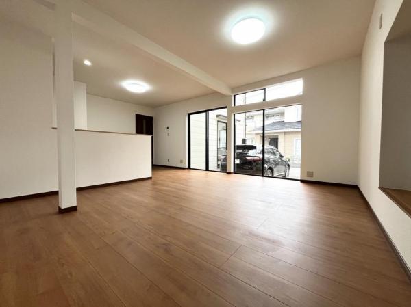 東区逢谷内3丁目 リビングダイニング