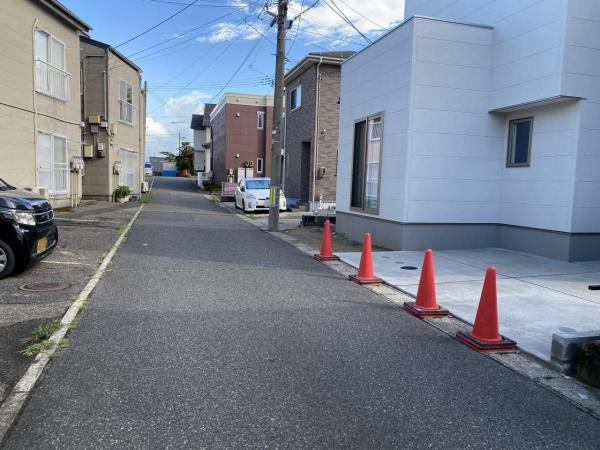 東区中野山5丁目　建売住宅 前面道路含む現地写真 
