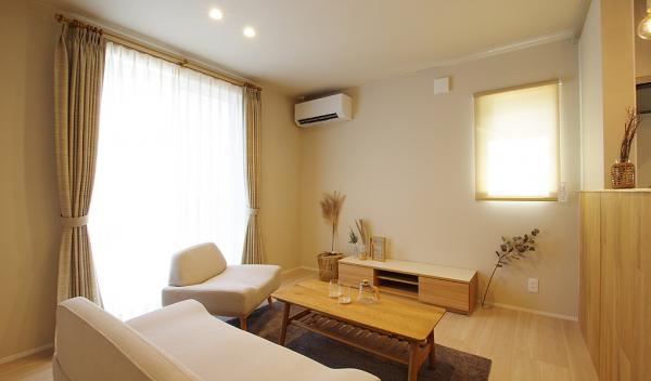 東区中野山5丁目　建売住宅 リビング 