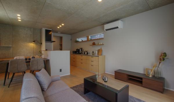 中央区長潟1丁目　建売住宅 リビング 