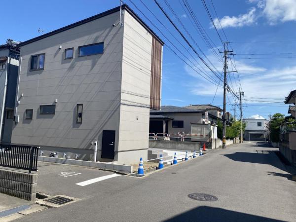 中央区長潟1丁目　建売住宅 前面道路含む現地写真 