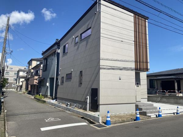 中央区長潟1丁目　建売住宅 前面道路含む現地写真 