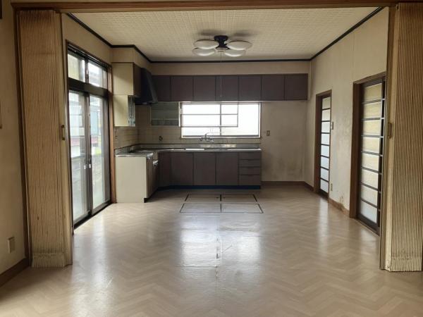 三条市田島2丁目 リビングダイニング