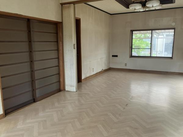 三条市田島2丁目 リビングダイニング