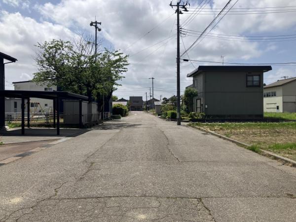 燕市下諏訪 前面道路含む現地写真 