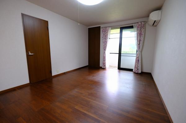 長岡市天下島 寝室