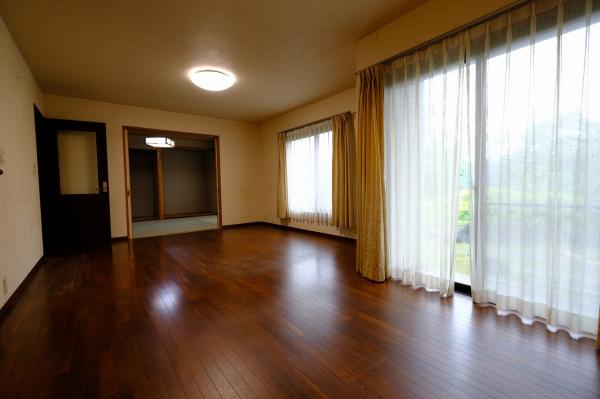 長岡市天下島 リビングダイニング