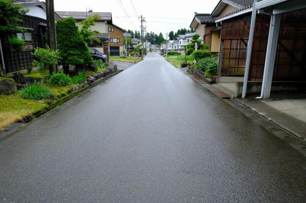 長岡市天下島 前面道路含む現地写真 