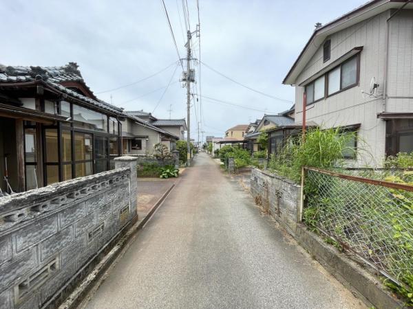 新発田市御幸町2丁目 前面道路含む現地写真 