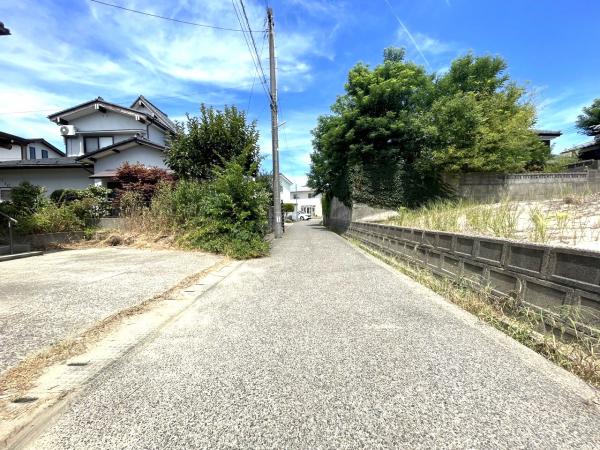 西区五十嵐二の町 前面道路含む現地写真 