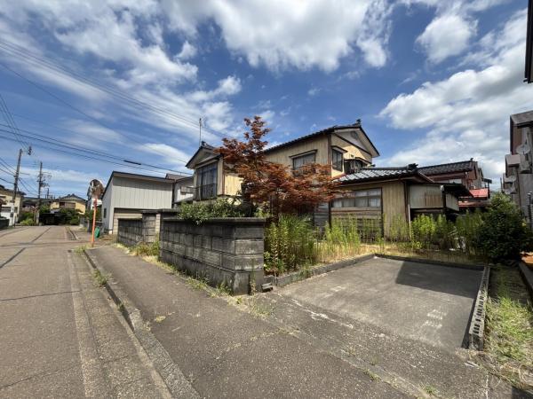 長岡市琴平2丁目 前面道路含む現地写真 