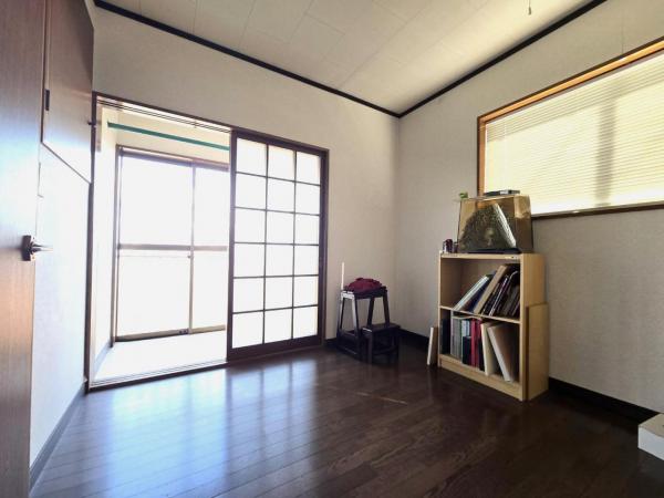 三条市西四日町3丁目 洋室
