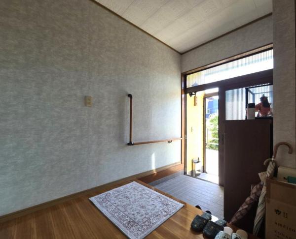 三条市西四日町3丁目 玄関 