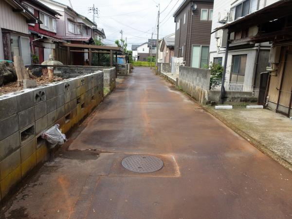 長岡市東栄3丁目 前面道路含む現地写真 