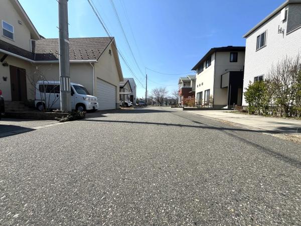 西区内野西が丘2丁目 前面道路含む現地写真 