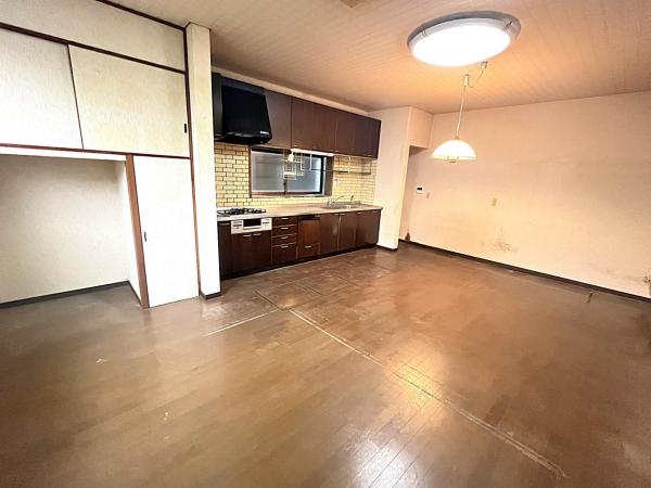 三条市西大崎1丁目 リビングダイニング