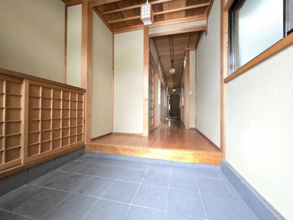 加茂市五番町 玄関 