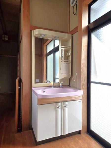加茂市五番町 洗面台・洗面所 