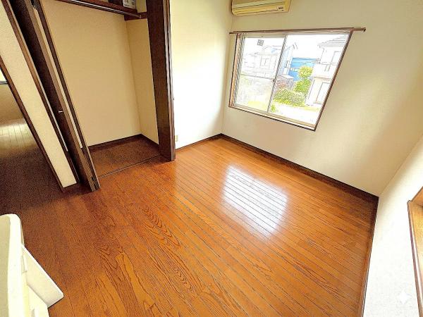 三条市猪子場新田 洋室