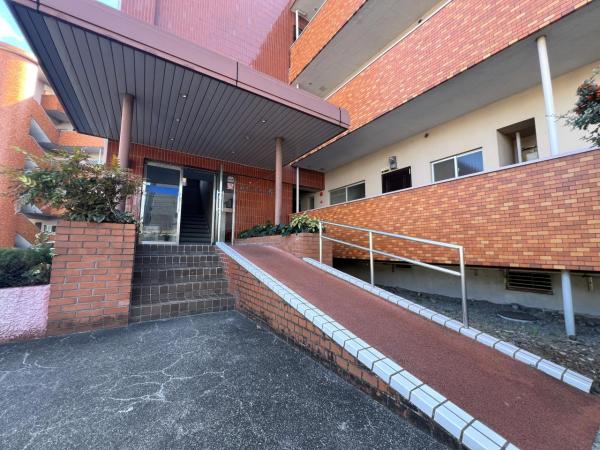 リバーサイド春日 エントランス 