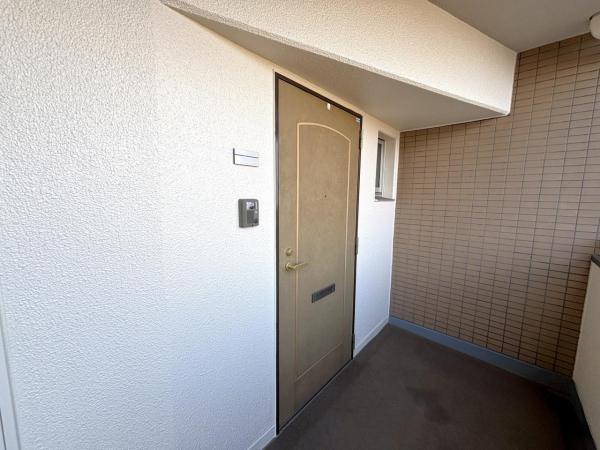 アンピール牧 玄関 