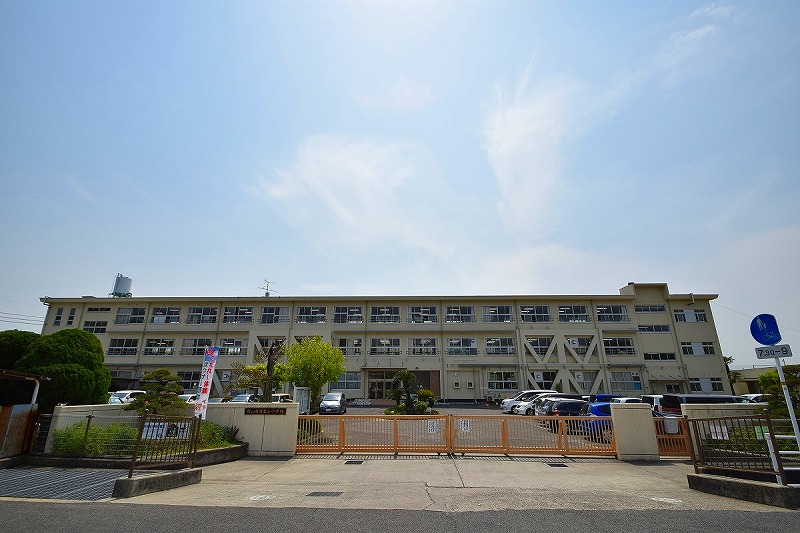 岡山市立富山小学校