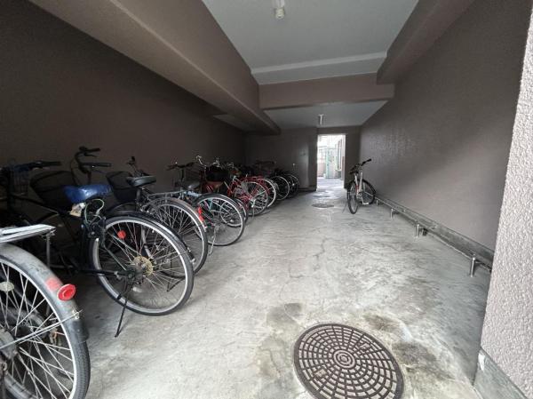 朝日プラザリバーサイド県庁前 駐輪場