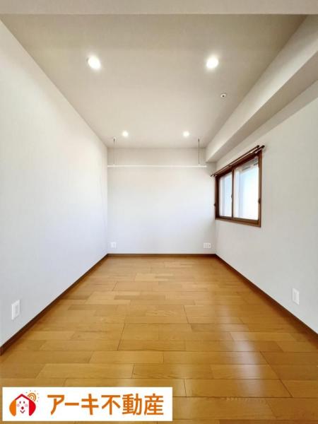 ローレルコートアネスト医大前 リビング 