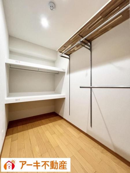 ローレルコートアネスト医大前 収納 