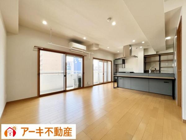 ローレルコートアネスト医大前 リビングダイニング