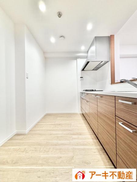 ローレルコートアネスト医大前 リビングダイニング