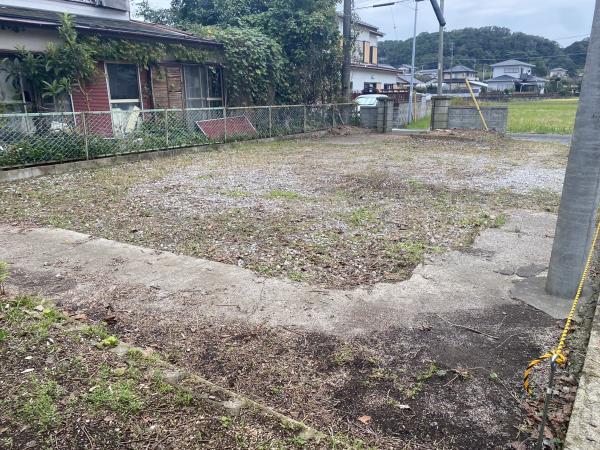 館山市下真倉　建築条件なし・角地の土地です 前面道路含む現地写真 