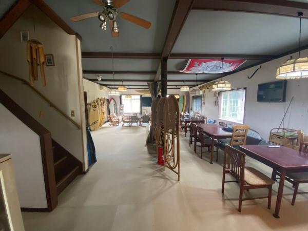 館山市犬石　平砂浦海岸まで歩いて6分、海近くのサーフィン拠点として リビング 