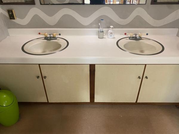 館山市犬石　平砂浦海岸まで歩いて6分、海近くのサーフィン拠点として 洗面台・洗面所 