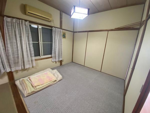 館山市犬石　平砂浦海岸まで歩いて6分、海近くのサーフィン拠点として 和室